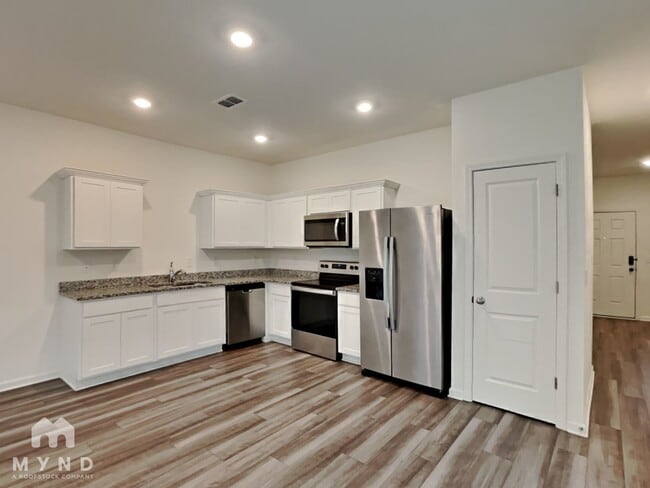 Building Photo - 2635 Coventry St SW