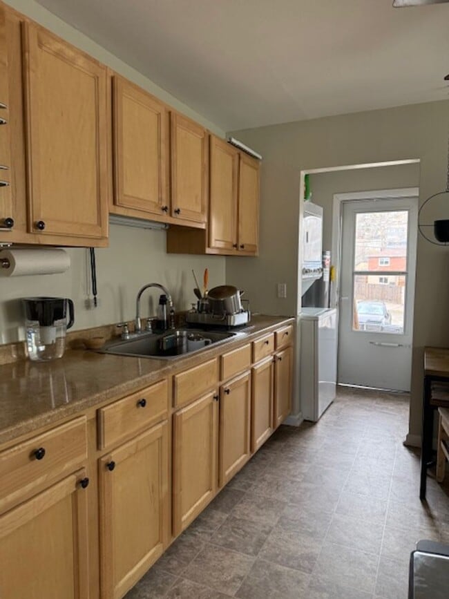 Building Photo - Easy Living in this 2 Bed / 1 Bath Apartment, 1 Block to Ore Cart & RTD.