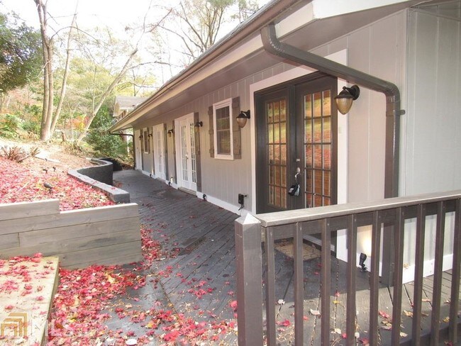 Foto del edificio - 2452 Nancy Ln NE