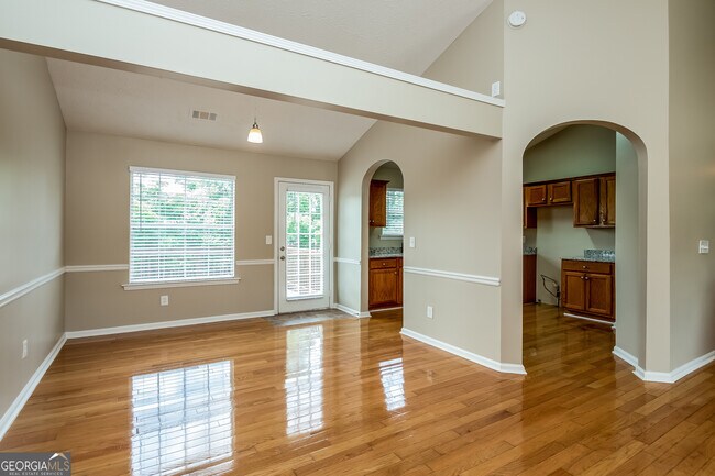 Building Photo - 3040 Reynolds Run