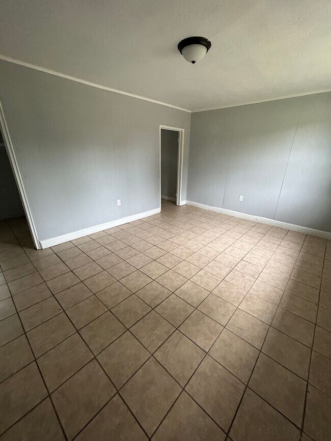 Foto del edificio - 724 Miller Rd