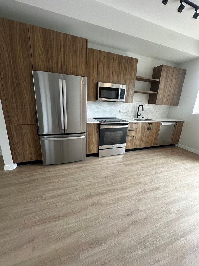 Building Photo - 11030 N Bayshore Dr