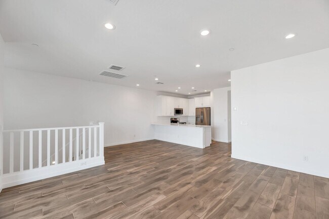Foto del edificio - Brand New Luxurious Modern 3 Bedroom 2 Bat...