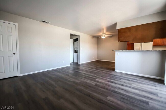 Foto del edificio - 7300 W Pirates Cove Rd