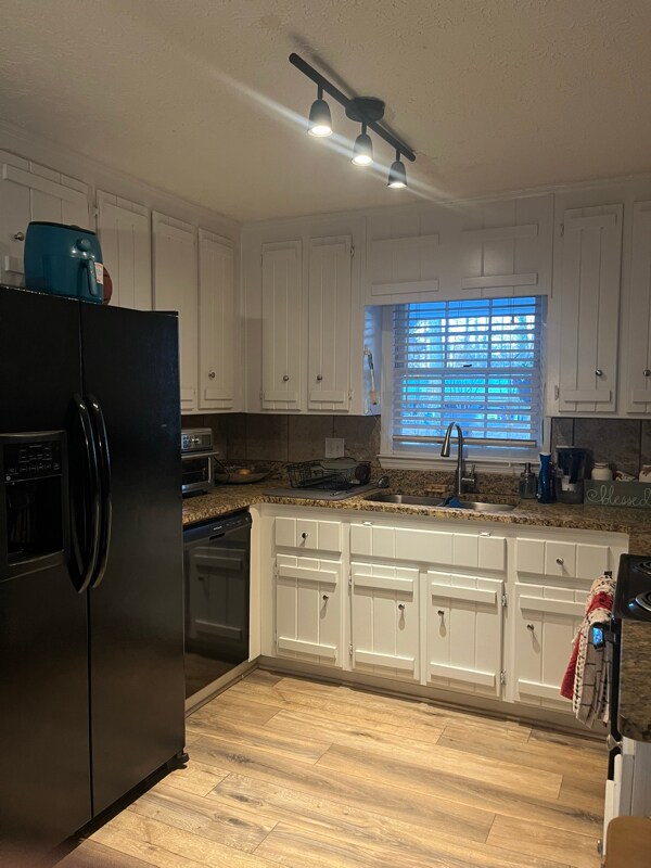 Foto del edificio - 142 Wanda Ave