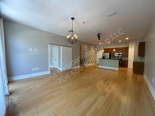 Foto del edificio - 3100 N Davidson St
