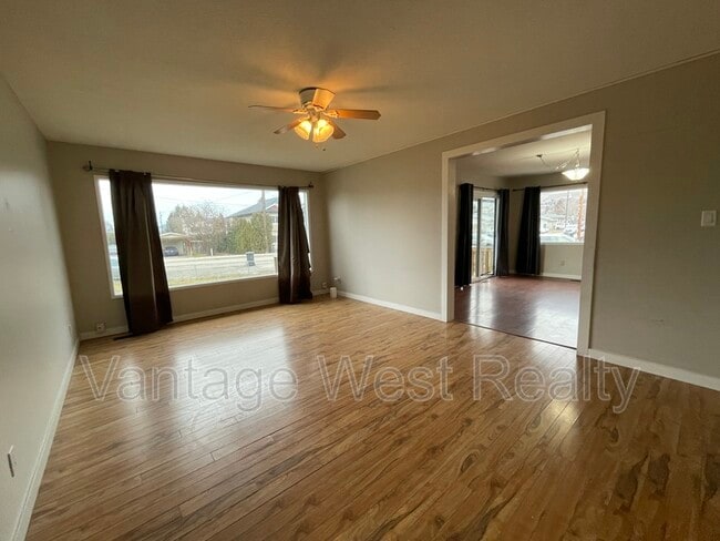 Photo du bâtiment - 155 Hardie Rd