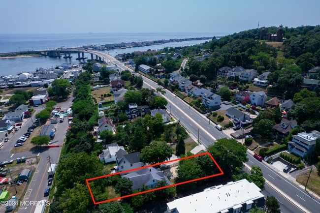 Building Photo - 92 Navesink Ave