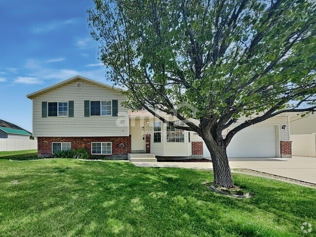 Building Photo - 2996 E 1530 S