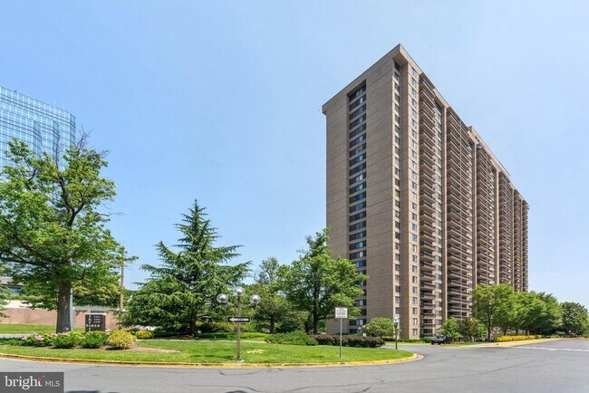 Building Photo - 3701 S George Mason Dr