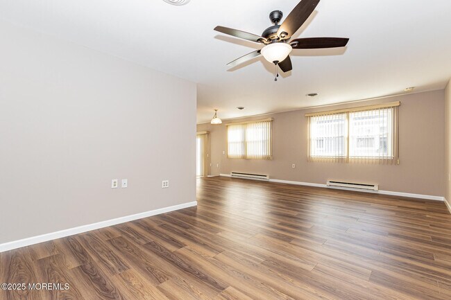 Building Photo - 49 Westport Dr