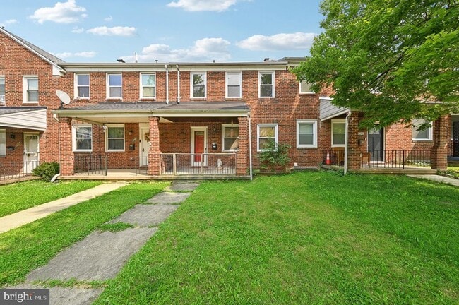 Building Photo - 3427 Woodstock Ave