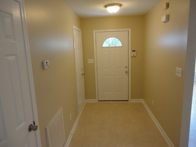 Foto del edificio - 905 Finchurch Cir