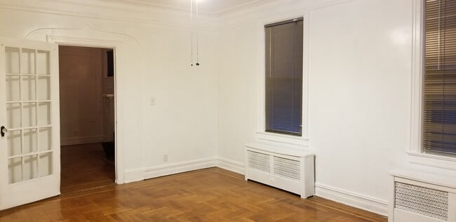 Living Room - 39 Miller Ave