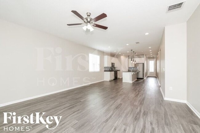 Building Photo - 261 Summershore Dr