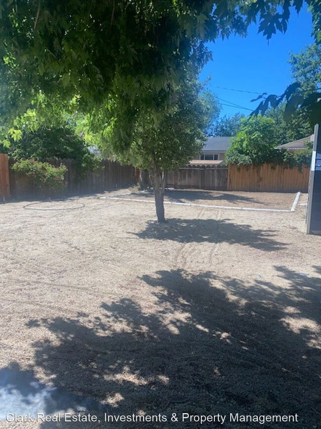 Building Photo - 3 br, 2 bath House - 3220 Delna Dr