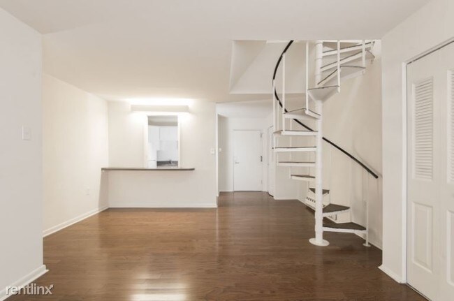 Building Photo - 2311 Spruce St