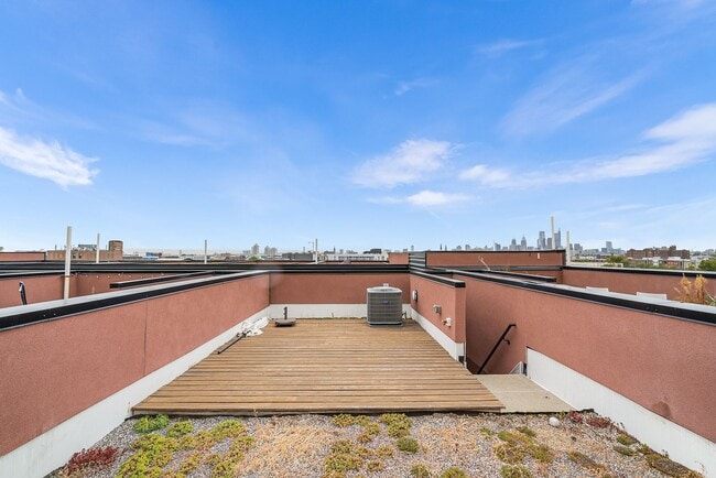 Building Photo - The Gotham Townhome