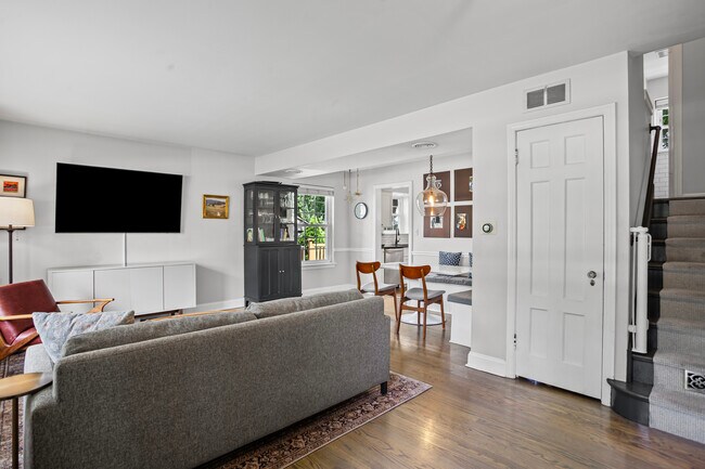 Foto del edificio - 449 Longfellow Ave