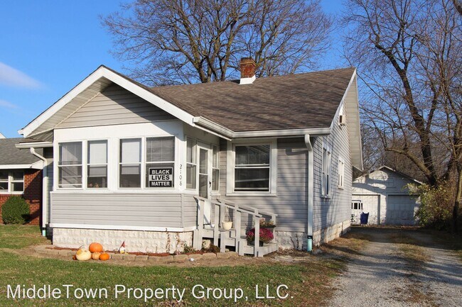 Foto del edificio - 3 br, 1 bath House - 2108 N Ball Ave.