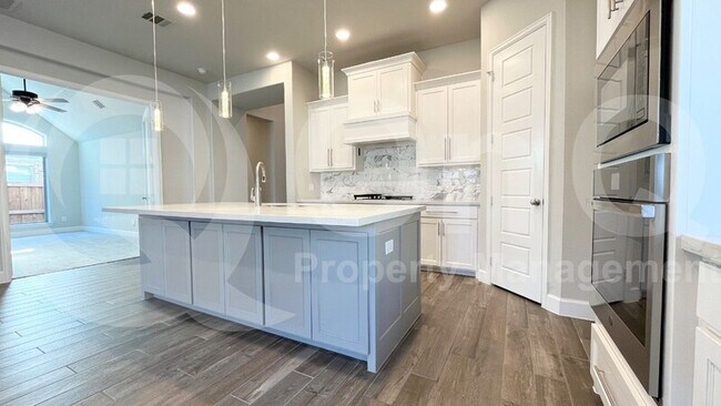 Foto del edificio - 3729 Blue Stream Dr
