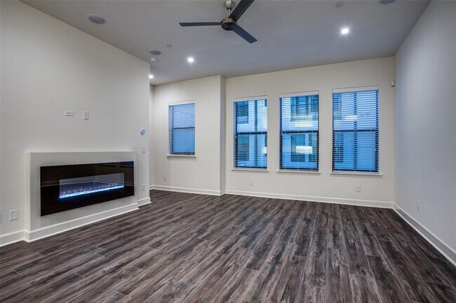 Foto del edificio - 1813 Park Ave