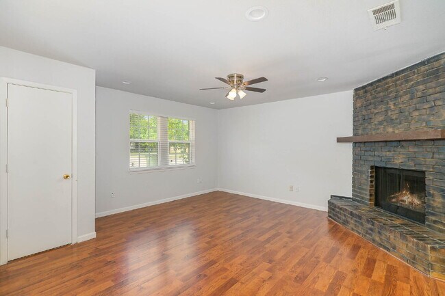Foto del edificio - Cozy 2BD Home with Modern Touches in Arlington, TX