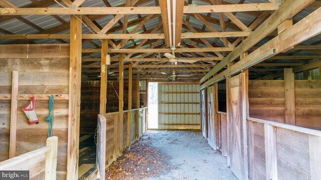 Foto del edificio - 105 King George Ct