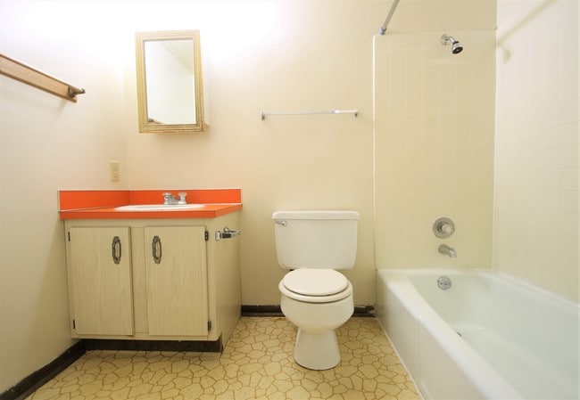 Building Photo - Southbridge Apartments