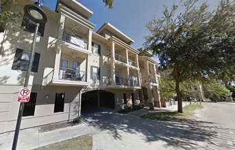 Building Photo - 1418 NW 3rd Ave