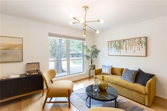 Building Photo - 2621 Barton Hills Dr
