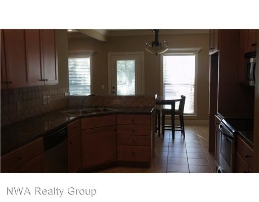 Building Photo - 4 br, 3.5 bath House - 4539 Sequoia Avenue
