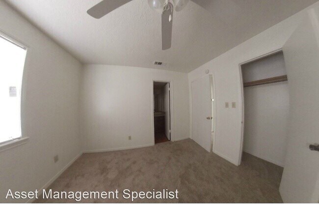 Foto del edificio - 1224 N LBJ Dr