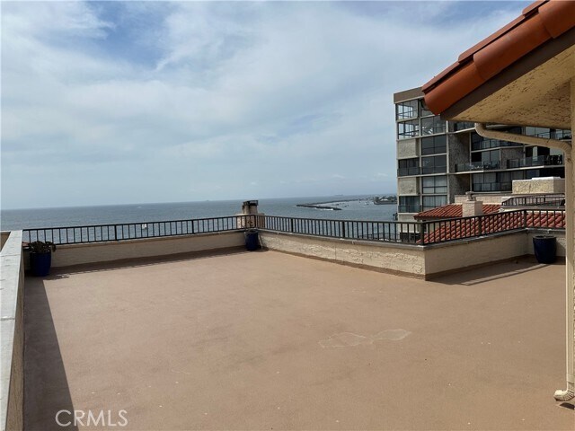 Building Photo - 555 Esplanade