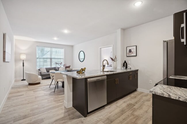 Interior Photo - 227 North Walnut