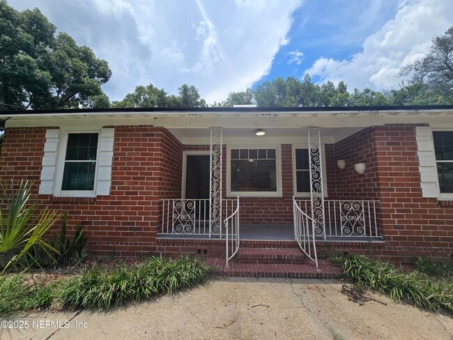 Foto del edificio - 5851 Clifton Ave