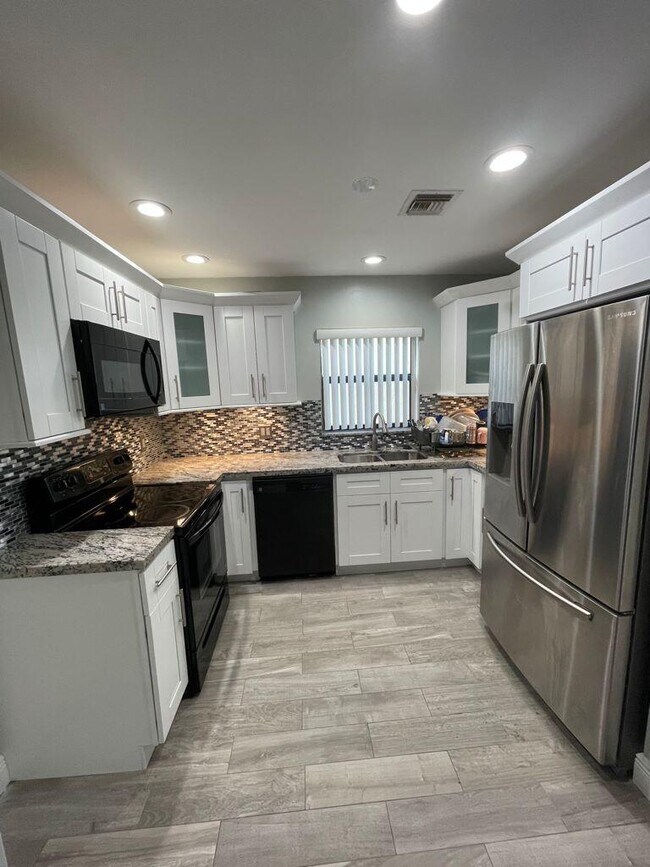 Building Photo - 5089 Willow Pond Rd W