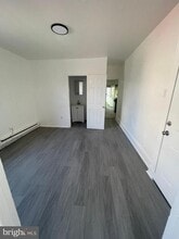Building Photo - 2721 W 3rd St