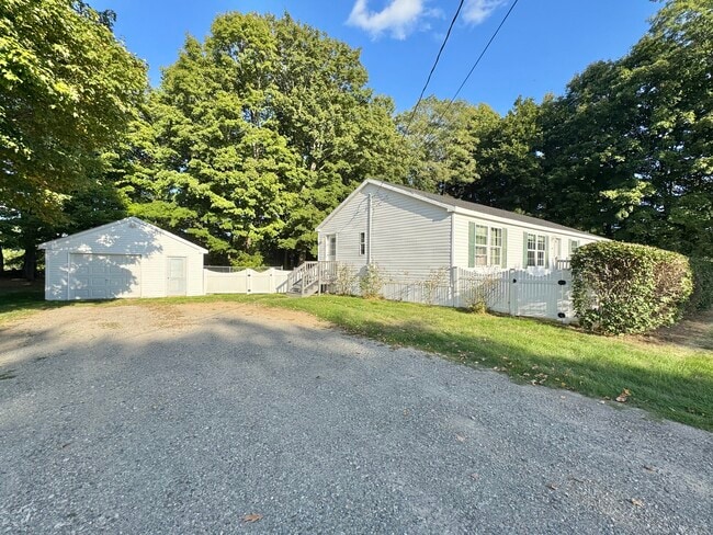 Building Photo - 2035 Essex St