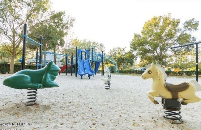 Foto del edificio - 3 bedroom in Jacksonville FL 32225