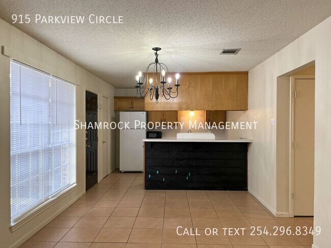 Foto del edificio - Duplex in Midway ISD