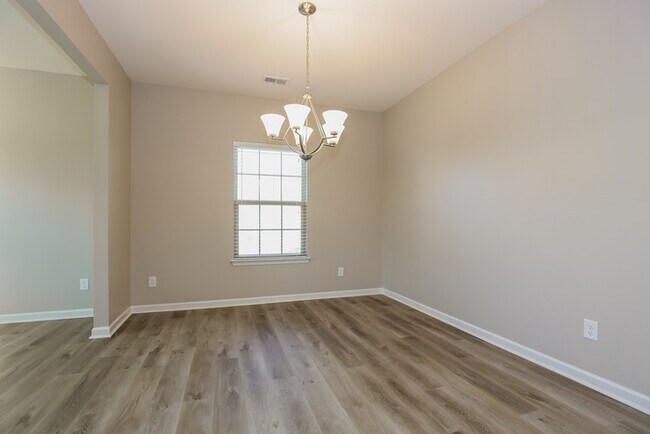 Foto del edificio - 1543 Oak Dr