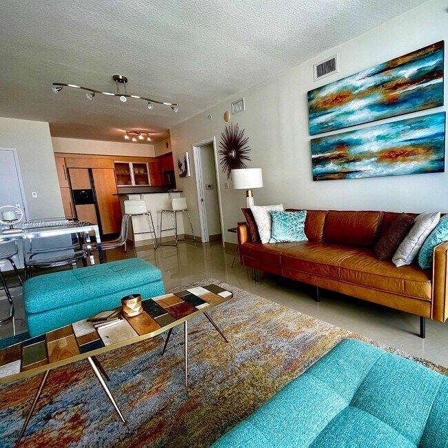 Foto del edificio - 335 S Biscayne Blvd