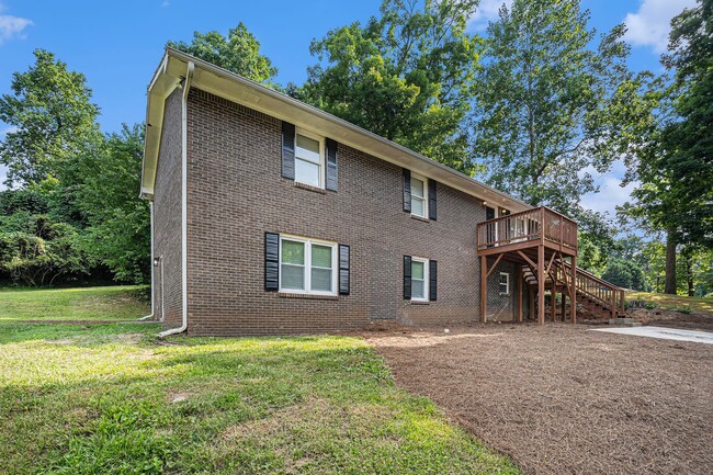 Building Photo - Fully Renovated 3BR/2BA in Forest Park!