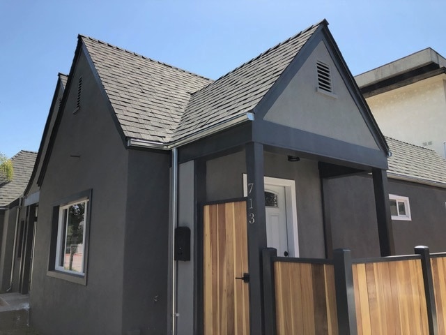 Exterior entrance - 713 S Columbus Ave