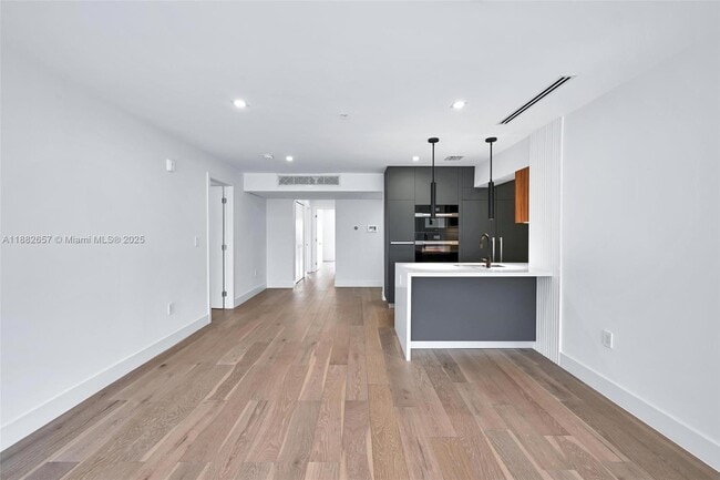 Building Photo - 204 Sunrise Dr
