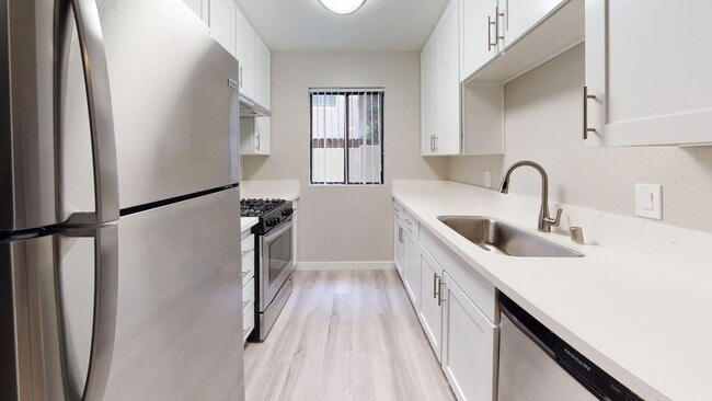 Interior Photo - 14228 Dickens St