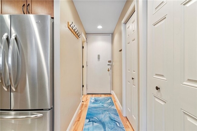 Building Photo - 112 Washington Pl