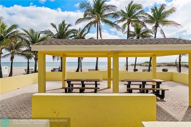 Pabellón y mesas de picnic - 1391 S Ocean Blvd