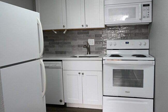 Building Photo - 1220 Allison St